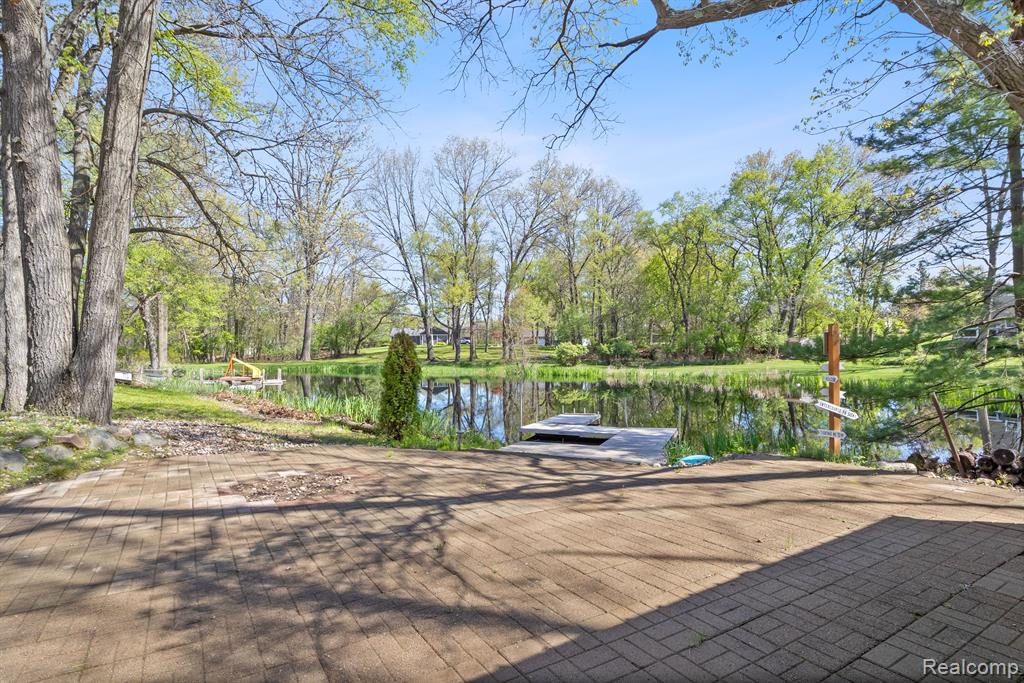 4471 SPRING OAKS Lane, Brighton, MI 48114 — Photo 33