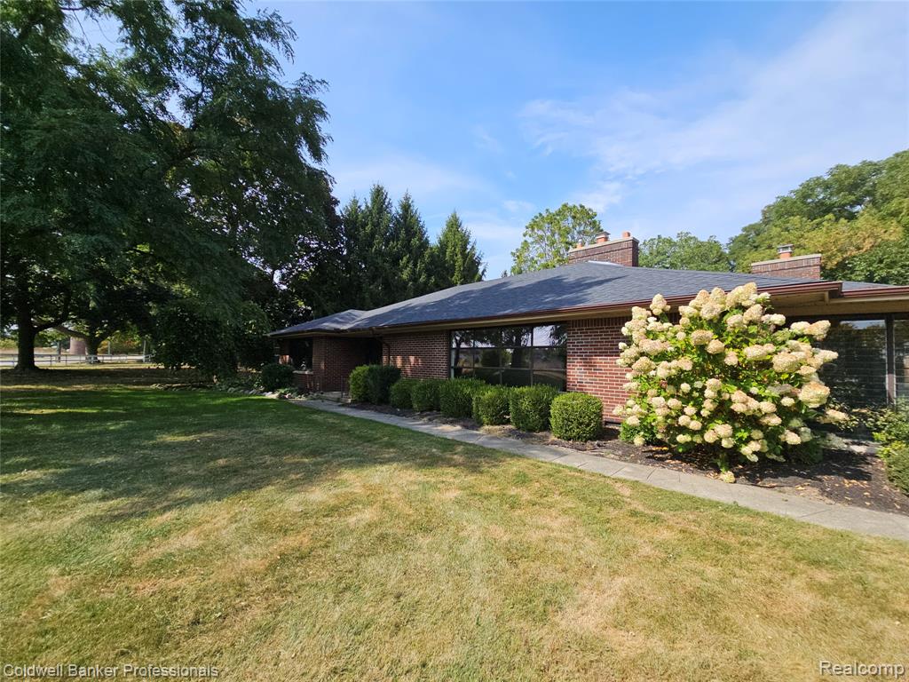 58540 Grand River Avenue, New Hudson, MI 48165 — Photo 4