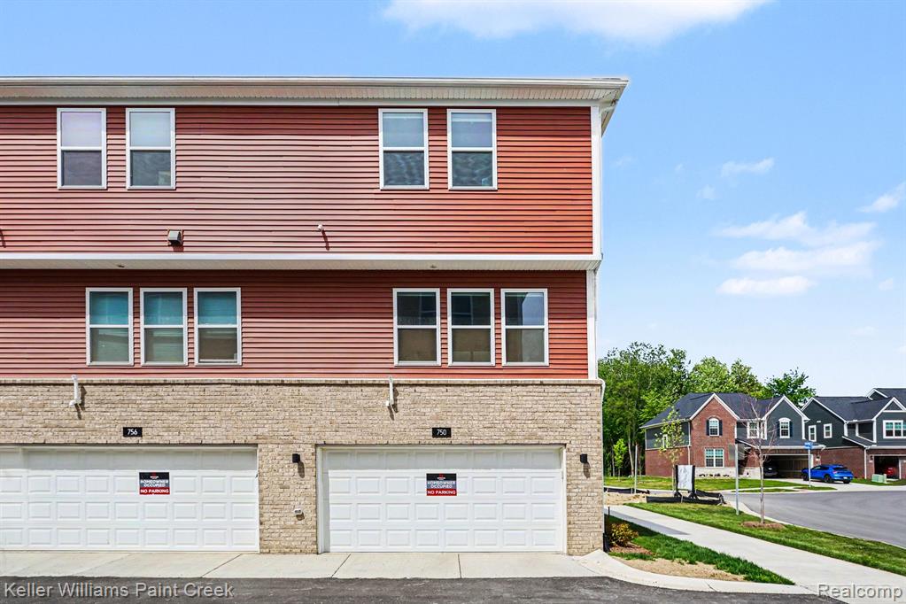 750 Huntley Lane, Troy, MI 48085 — Photo 15