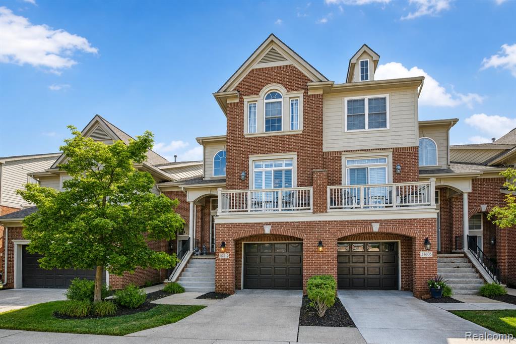 37610 Newburgh Park Circle, Livonia, MI 48152