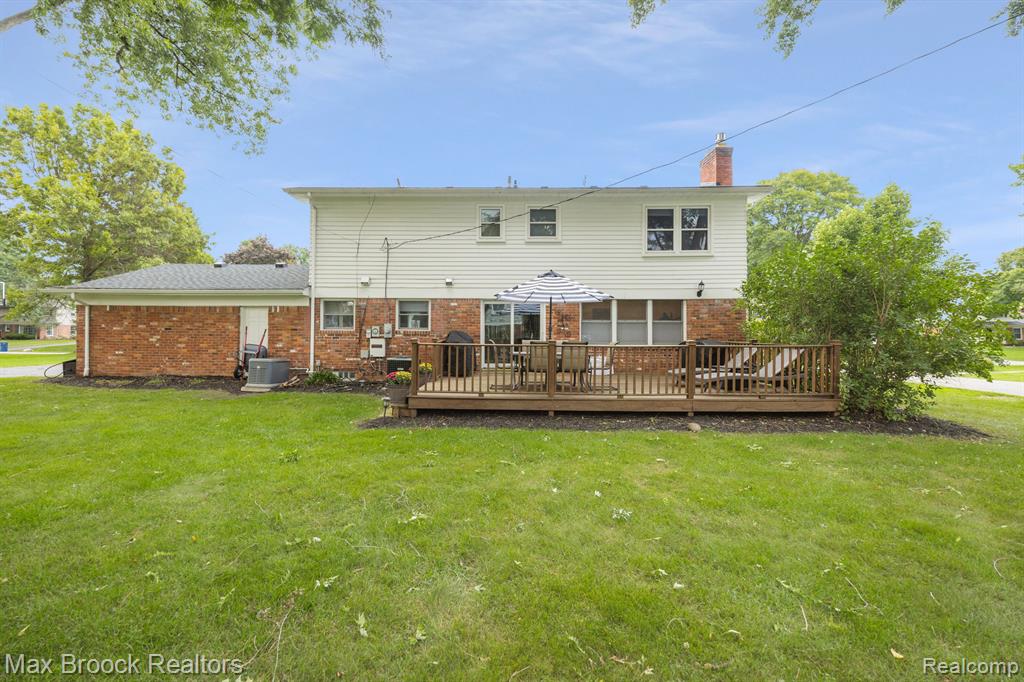 5562 PEBBLESHIRE Road, Bloomfield Hills, MI 48301 — Photo 54