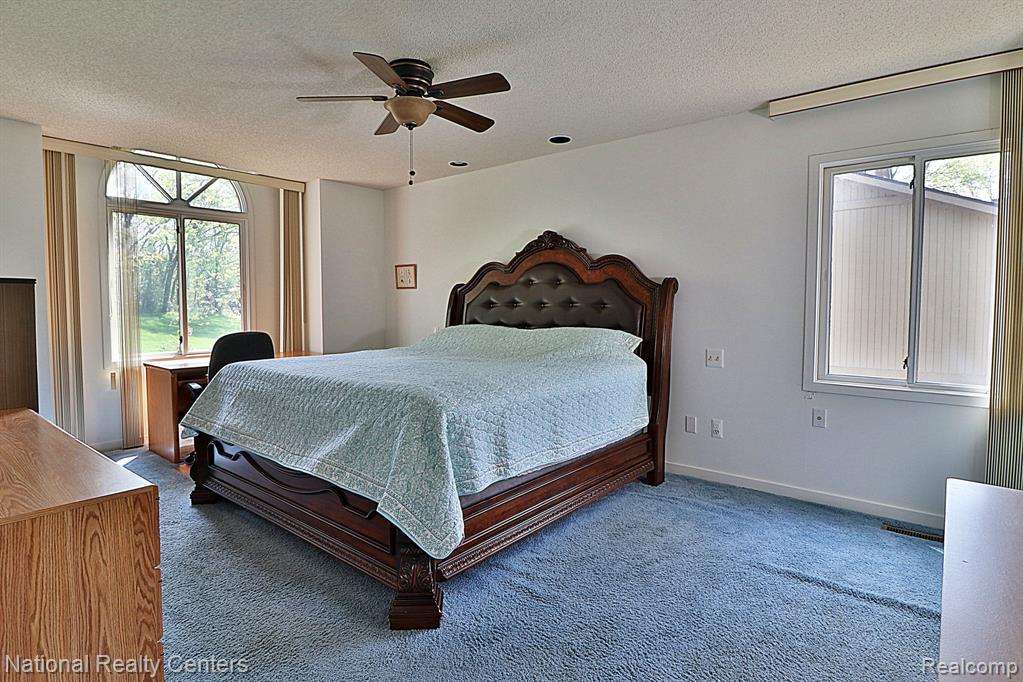 6400 PINECREST, West Bloomfield, MI — Photo 17
