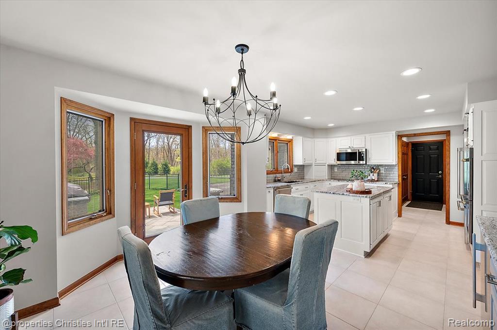 1071 Woodbridge Lane, Rochester, MI 48306 — Photo 14