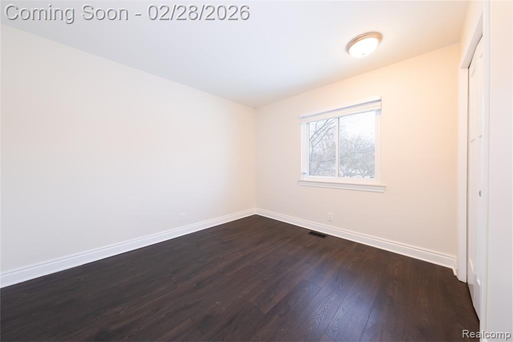 7663 Pleasant Manor Drive, Waterford, MI 48327 — Photo 12