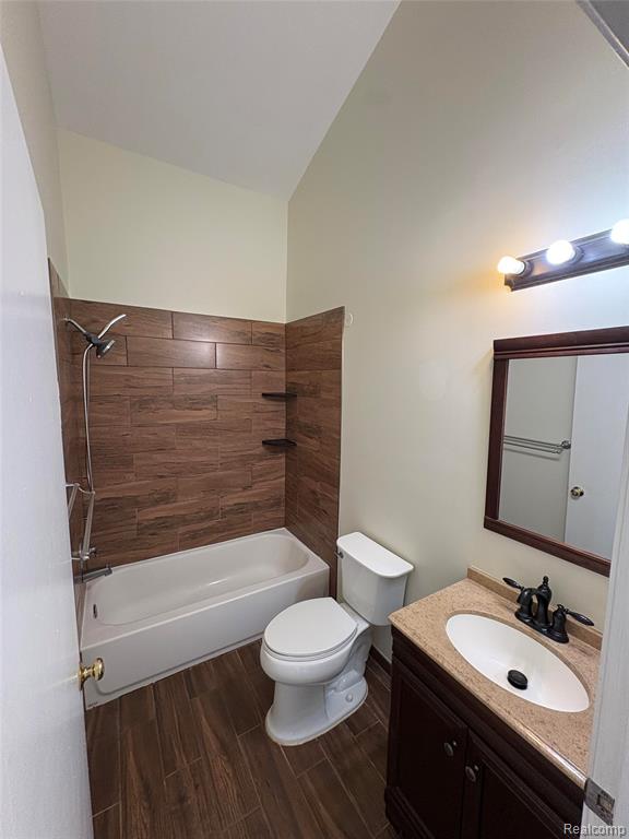 723 Huntclub Boulevard, Auburn Hills, MI 48326 — Photo 10