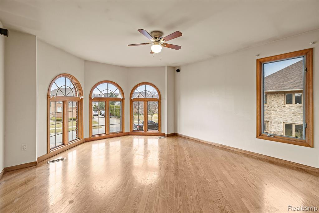 49332 GOLDEN LAKE Drive, Shelby Twp, MI 48315 — Photo 37