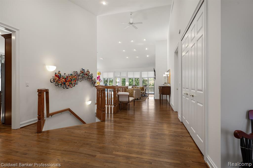 5040 OAKBROOKE Drive, West Bloomfield, MI 48323 — Photo 3