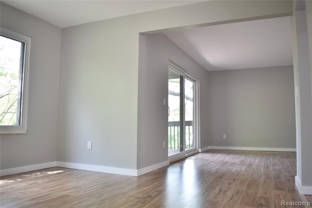 2073 Bordeaux Street, West Bloomfield, MI 48323 — Photo 24