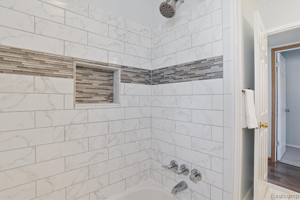 25898 Fairgrove Street, Woodhaven, MI 48183 — Photo 21