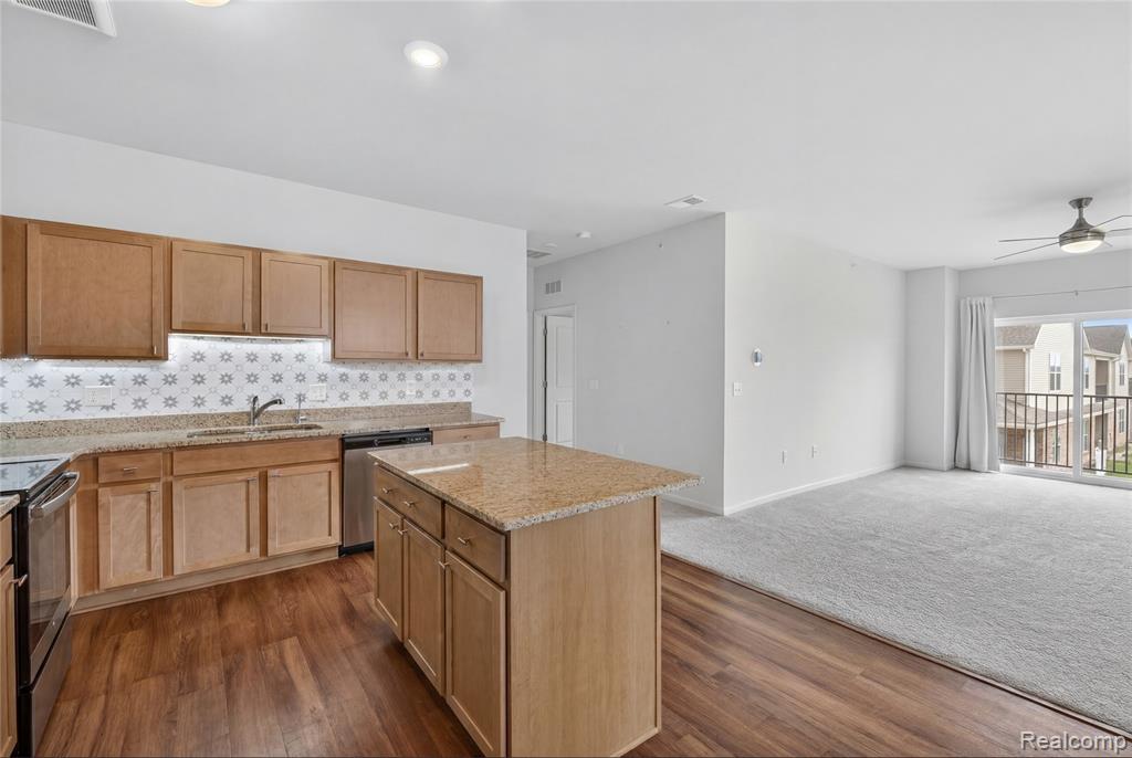 9812 Ridge Run, 55, Howell, MI 48855 — Photo 6