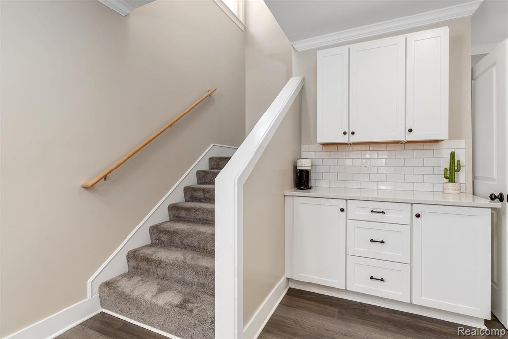 907 UNIVERSITY PL, Grosse Pointe, MI 48230 — Photo 17