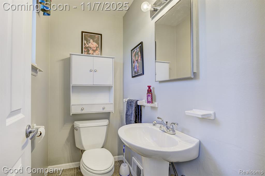 583 Manchester Street, Madison Heights, MI 48071 — Photo 18