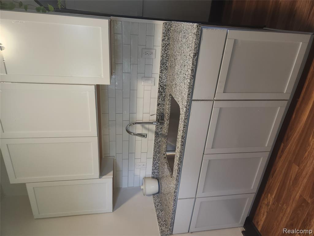 428 E Milton Avenue, Hazel Park, MI 48030 — Photo 9