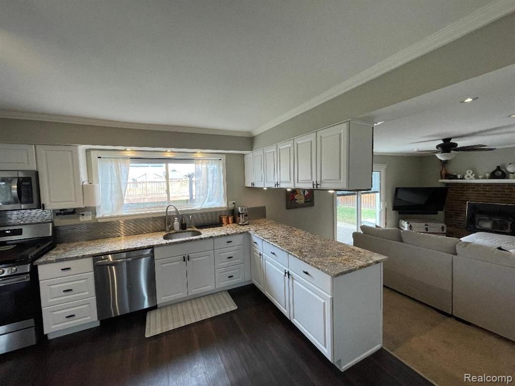 49200 KIMBERLY ANN Lane, Chesterfield, MI — Photo 9