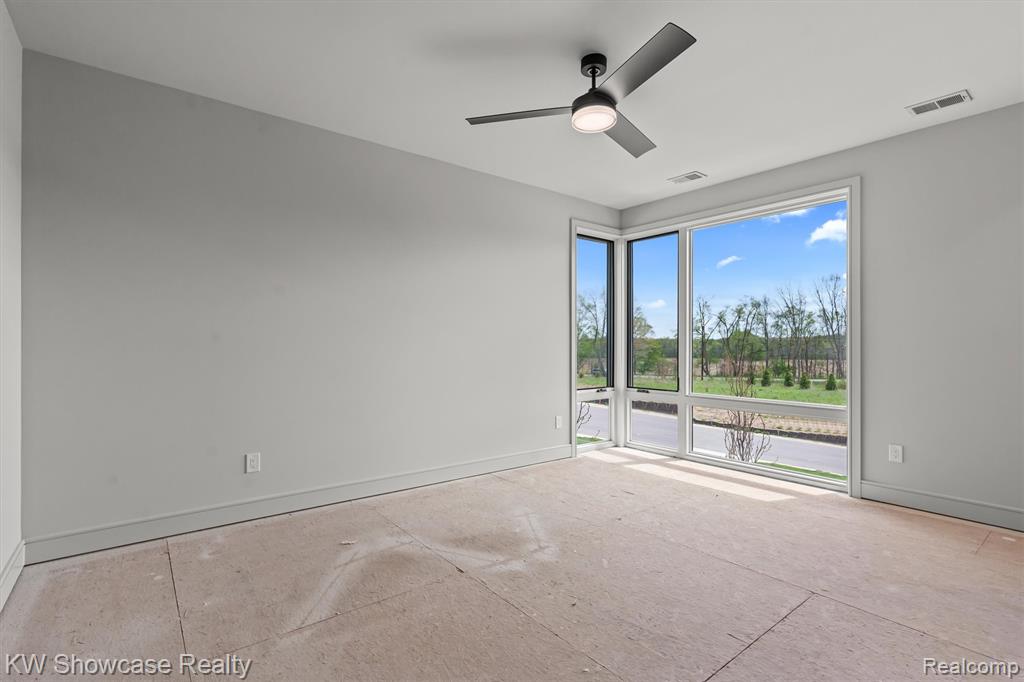 2559 Crystal Lake Drive, Commerce Twp, MI 48382 — Photo 31