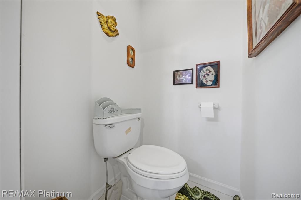 5630 Glen Echo Drive, Howell, MI 48843 — Photo 29