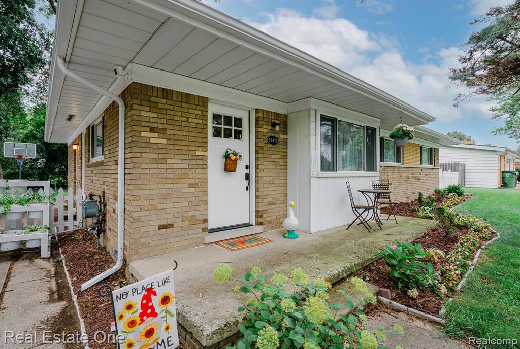 52471 Ihla Street, Shelby Twp, MI 48316 — Photo 3