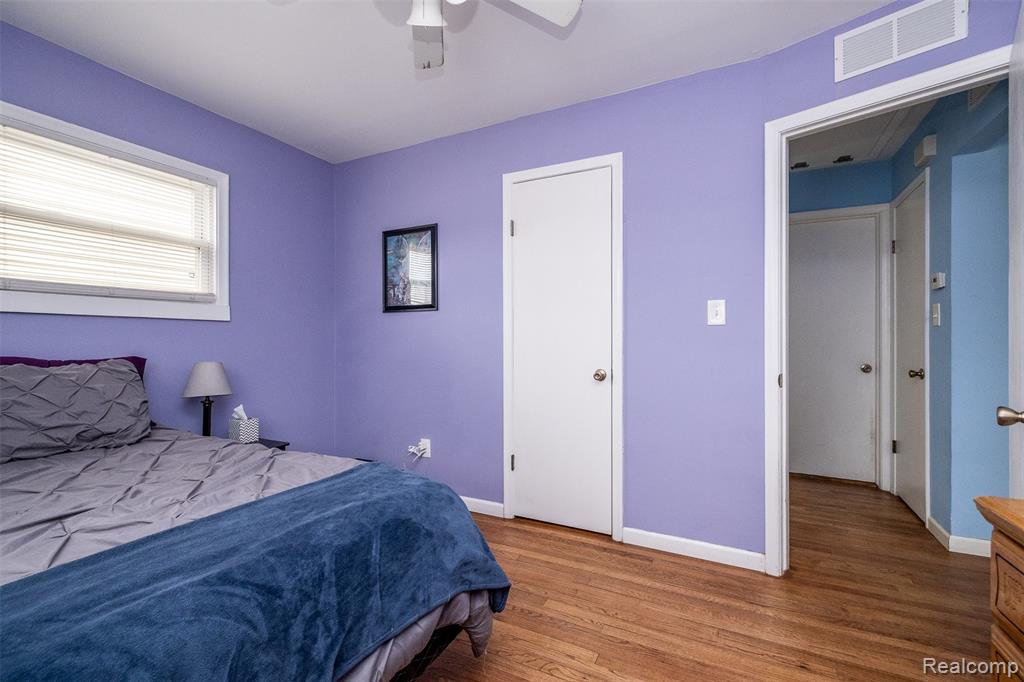 957 E Meyers Avenue, Hazel Park, MI 48030 — Photo 14