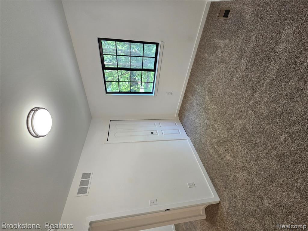 510 Alpeana Street, Auburn Hills, MI 48326 — Photo 20