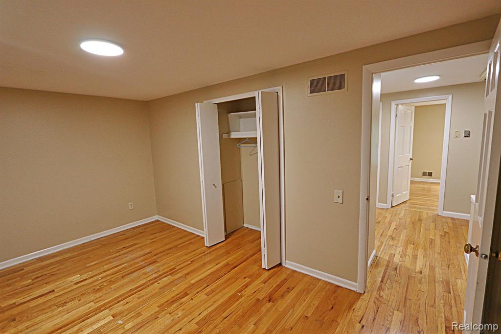 4003 OLD DOMINION Drive, West Bloomfield, MI 48323 — Photo 35