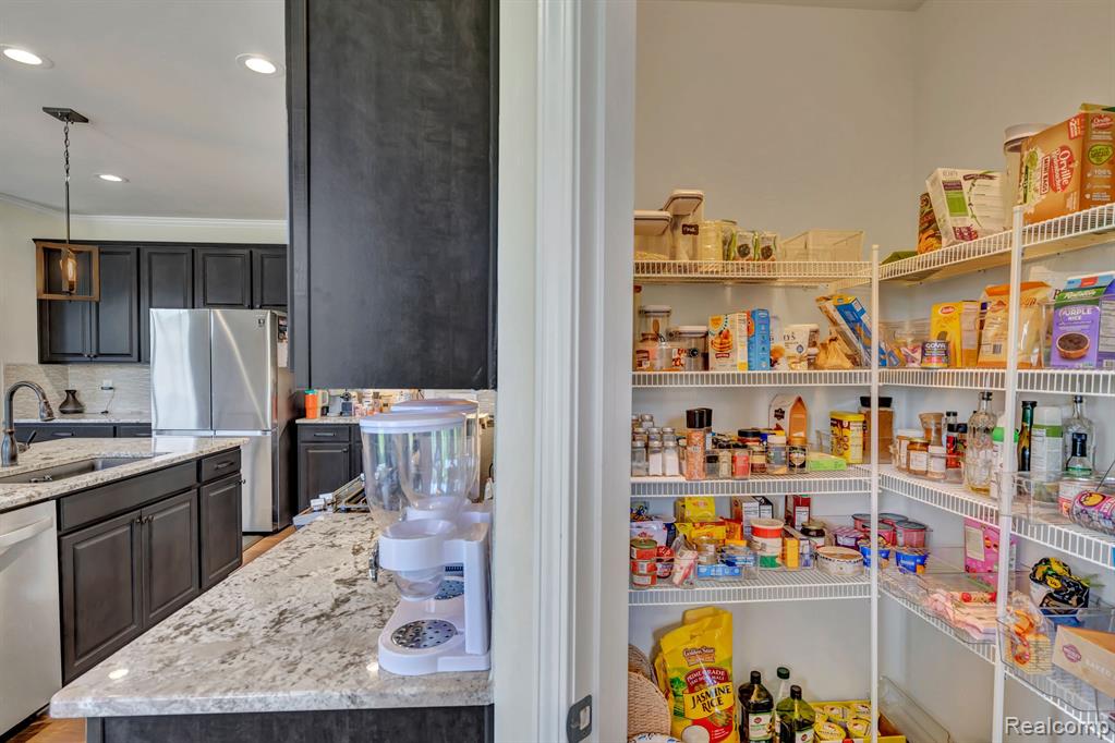 49746 SHORELINE Drive, Canton, MI 48187 — Photo 8