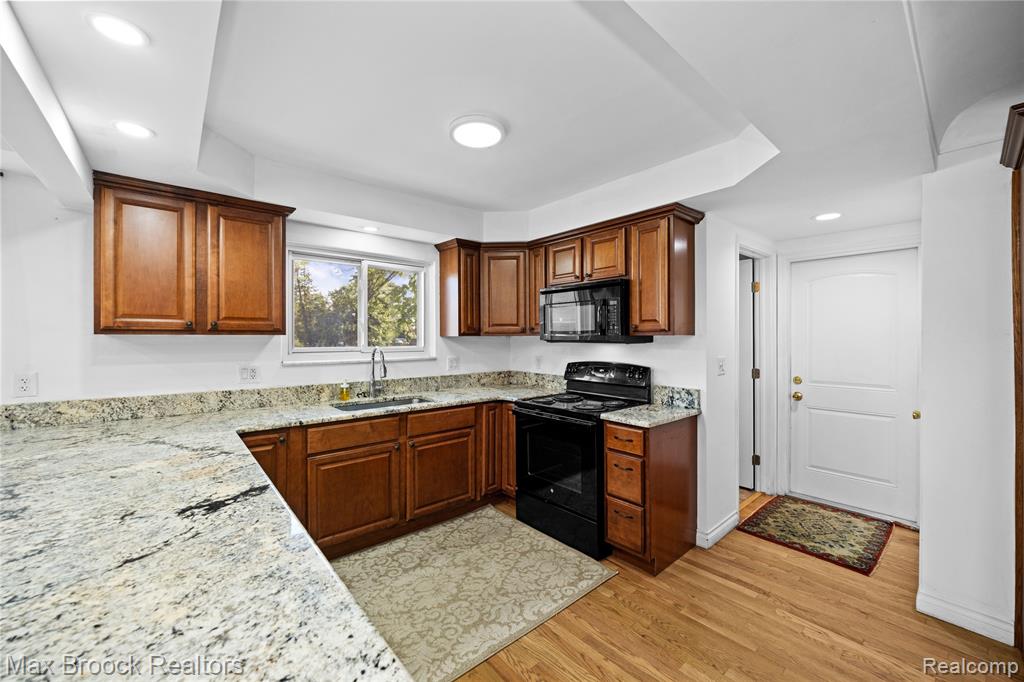41544 Dequindre Road, Sterling Heights, MI 48314 — Photo 14