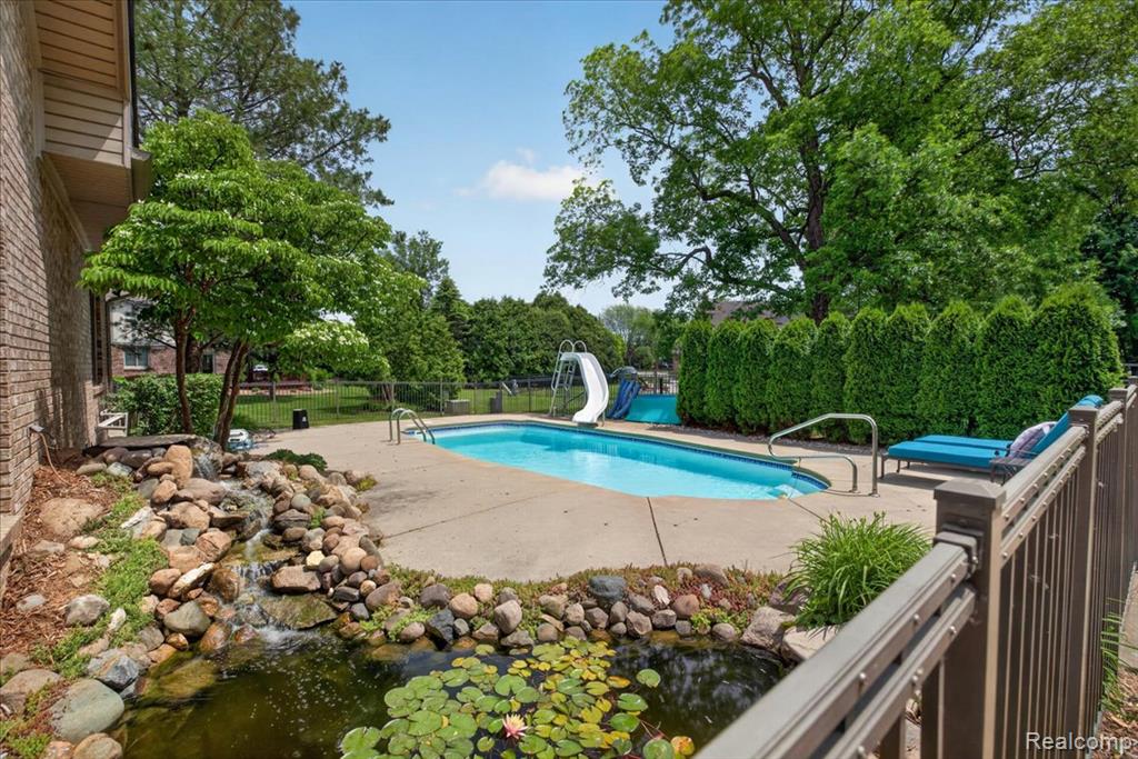 18974 Riverway Court, Clinton Twp, MI 48038 — Photo 5