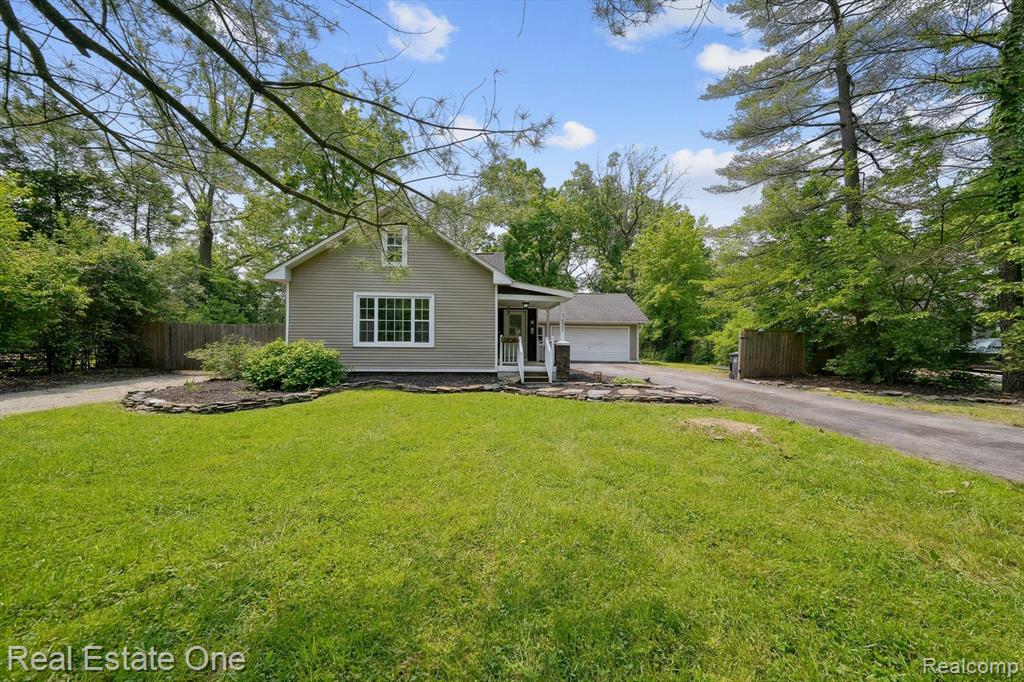 8921 Lake Road, Grosse Ile, MI 48138 — Photo 2