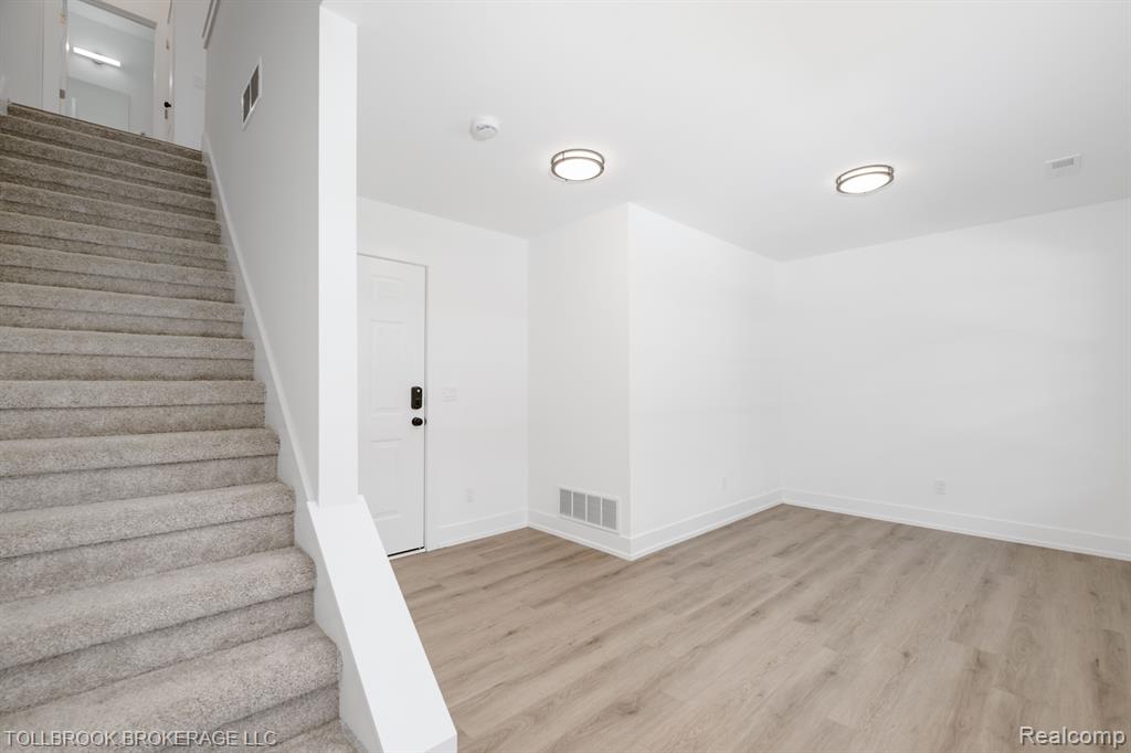 317 E. Irving, Madison Heights, MI 48084 — Photo 6