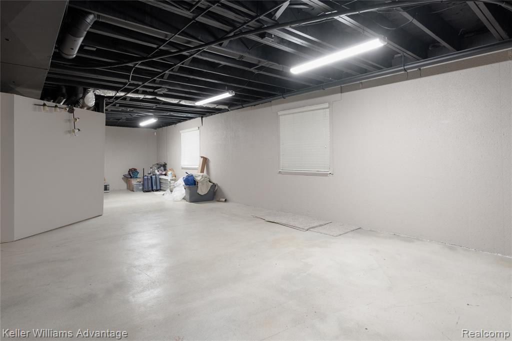 27460 Belgrave Place, Novi, MI — Photo 38