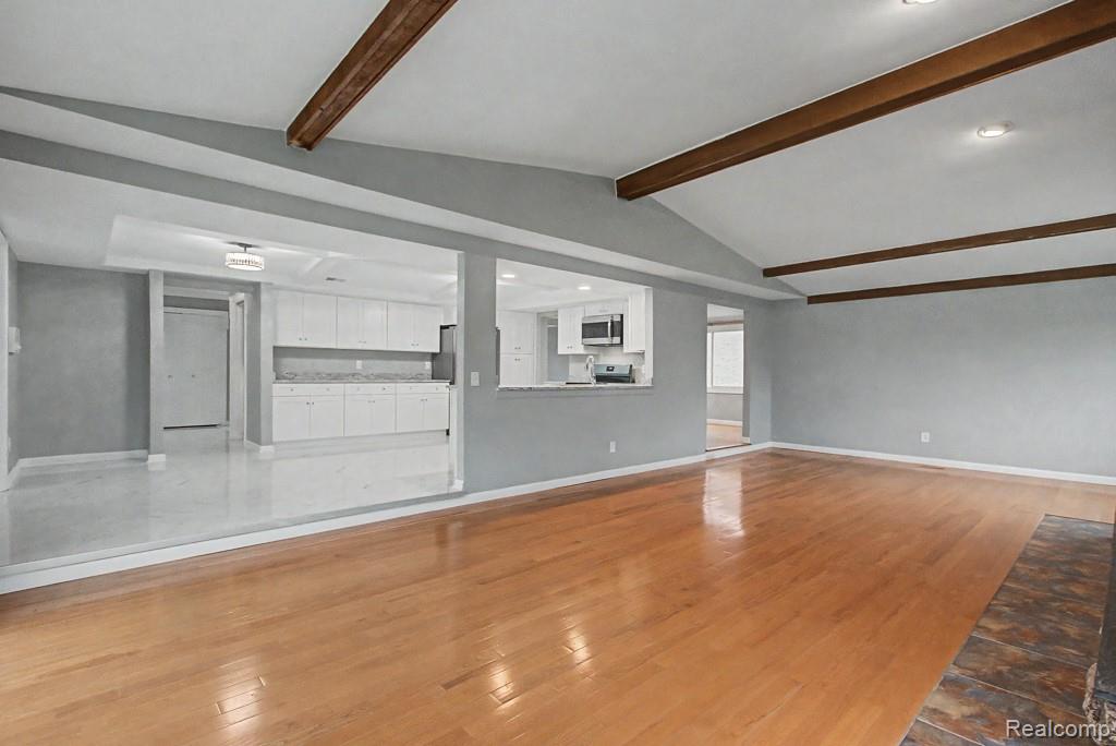 5394 Pond Bluff Drive, West Bloomfield, MI 48323 — Photo 16