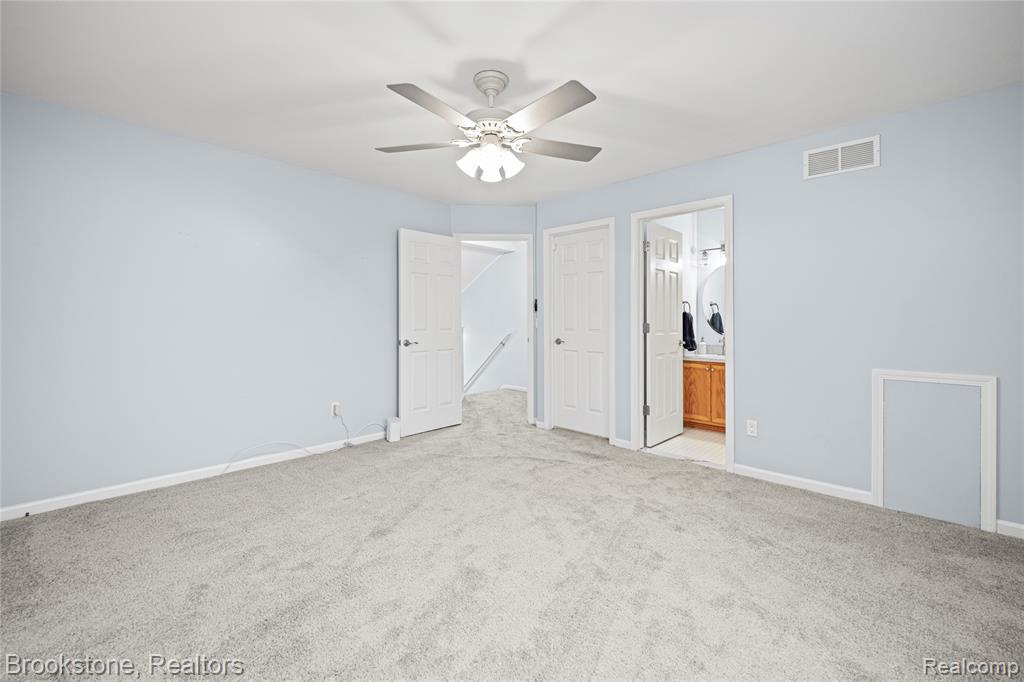 510 Woodland Hills Drive, Walled Lake, MI 48390 — Photo 32