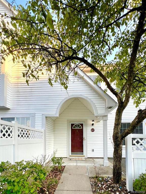 22277 ATLANTIC POINTE, Farmington Hills, MI 48336 — front exterior