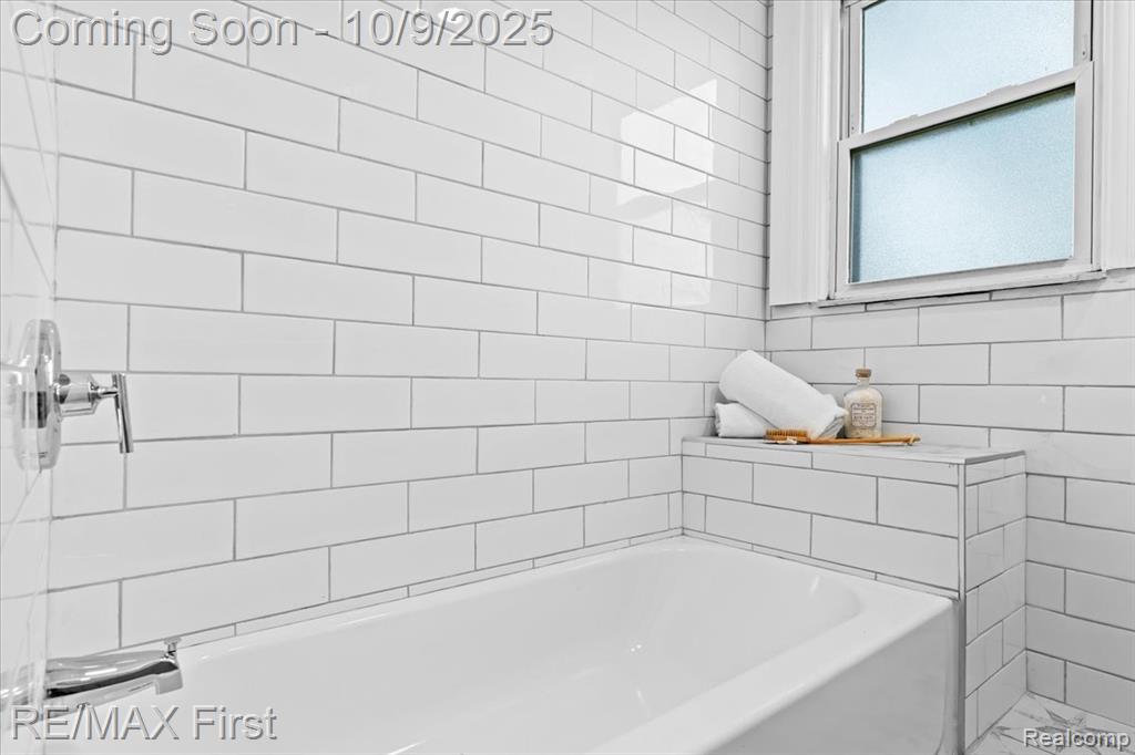 237 Alger Street, Detroit, MI 48202 — Photo 45