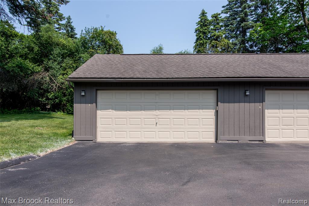 41350 Woodward Avenue, Bloomfield Hills, MI 48304 — Photo 44