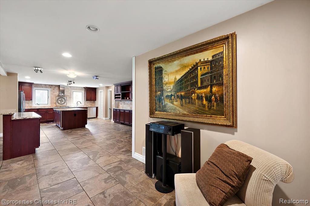 47133 W 9 Mile Road, Novi, MI — Photo 9