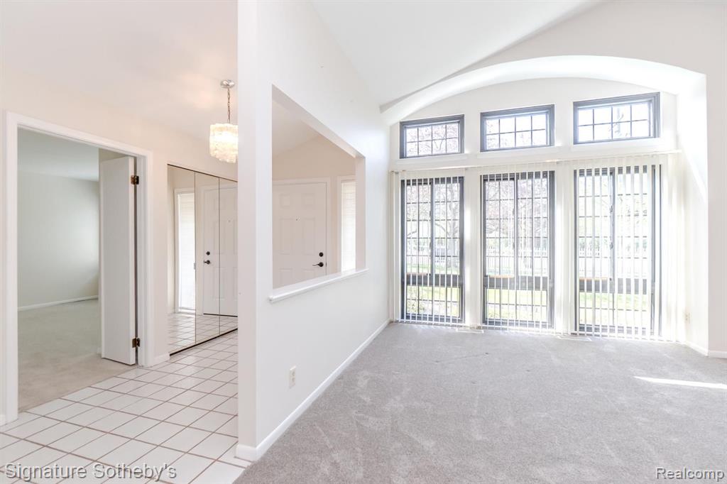 6015 PEBBLE LANE, West Bloomfield, MI — Photo 9