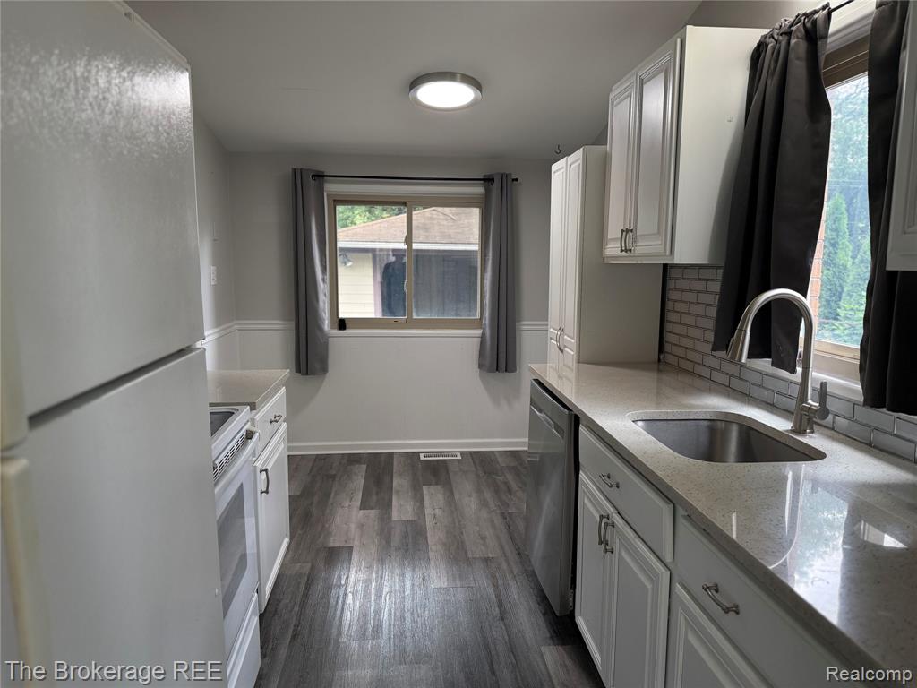 9248 Idaho Street, Livonia, MI 48150 — Photo 12