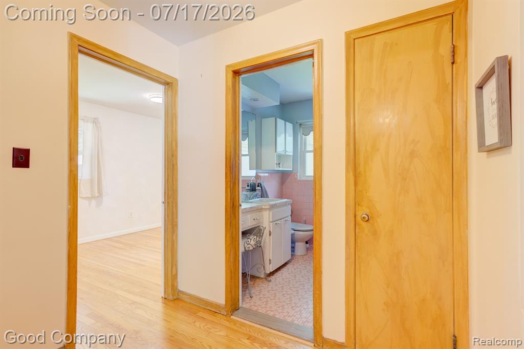 24310 Manistee Street, Oak Park, MI 48237 — Photo 26