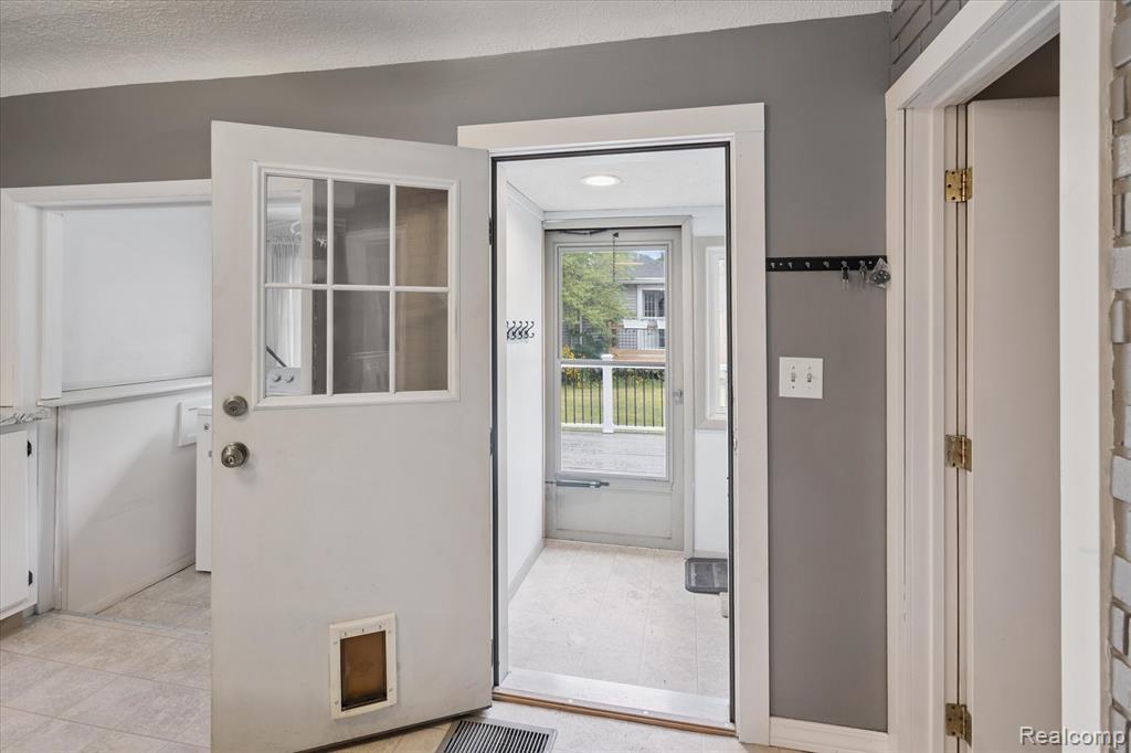 131 W South Street, Williamston, MI 48895 — Photo 5
