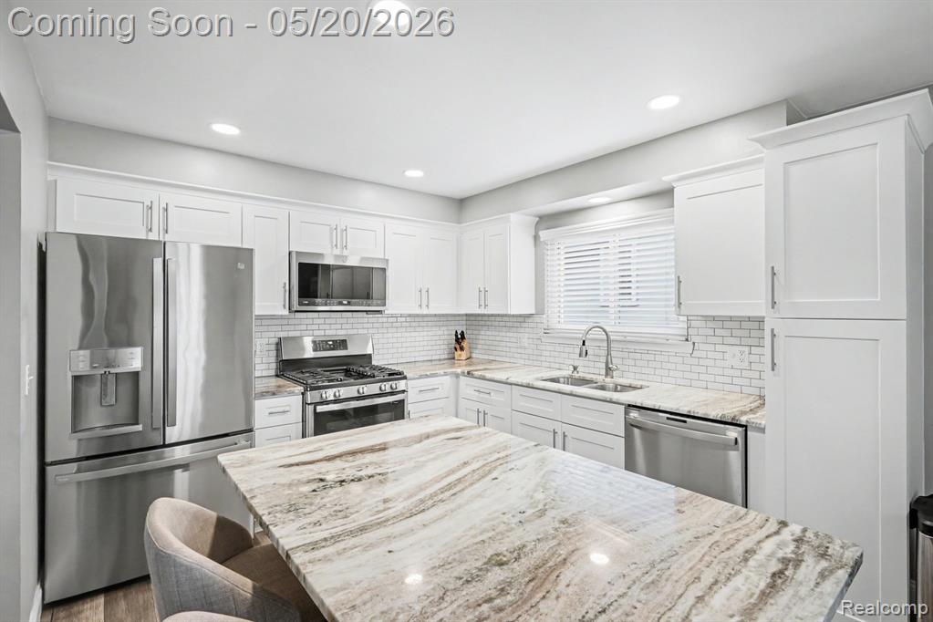 614 Gardenia Avenue, Royal Oak, MI 48067 — Photo 9