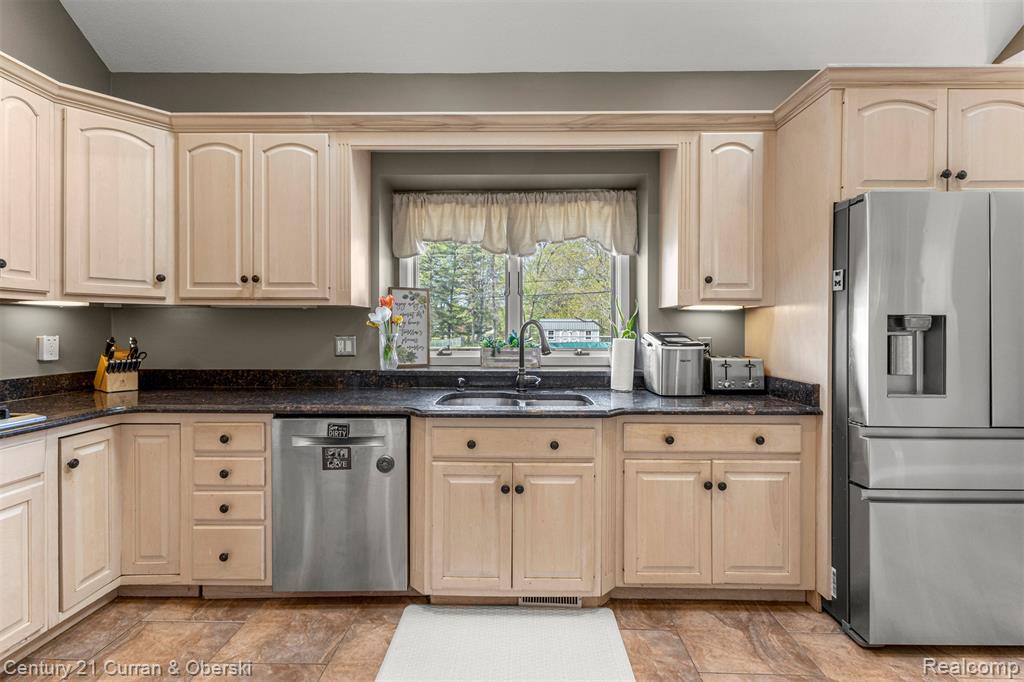 19000 Superior Street, Southgate, MI 48195 — Photo 12