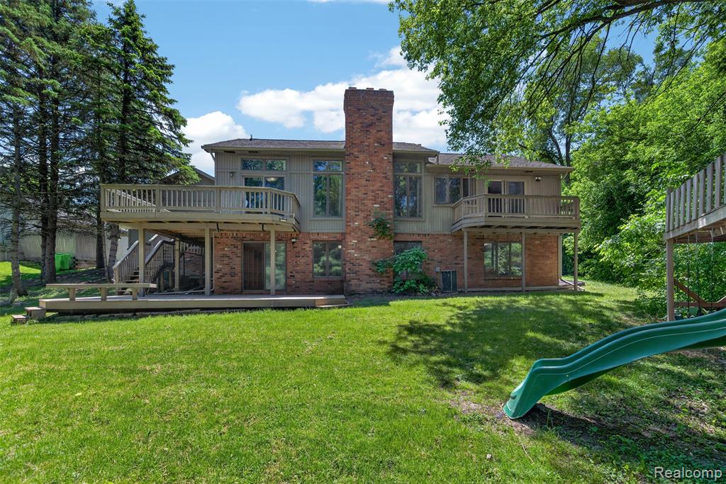 8694 Brazos Court, White Lake, MI — Photo 2