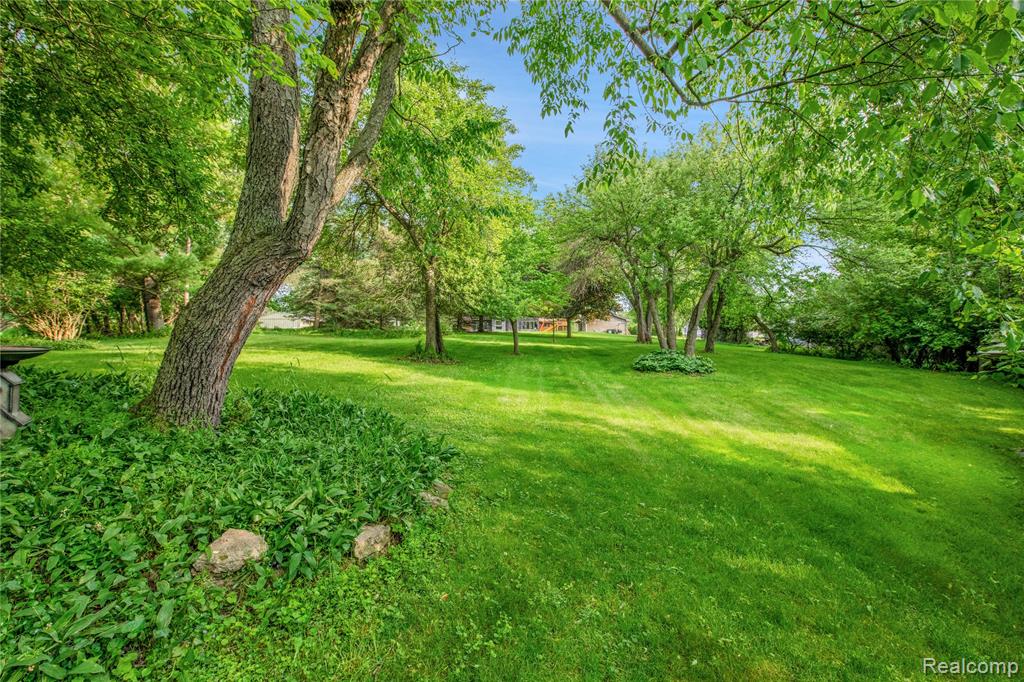 11206 Wealthy Lane, Bruce, MI 48065 — Photo 32
