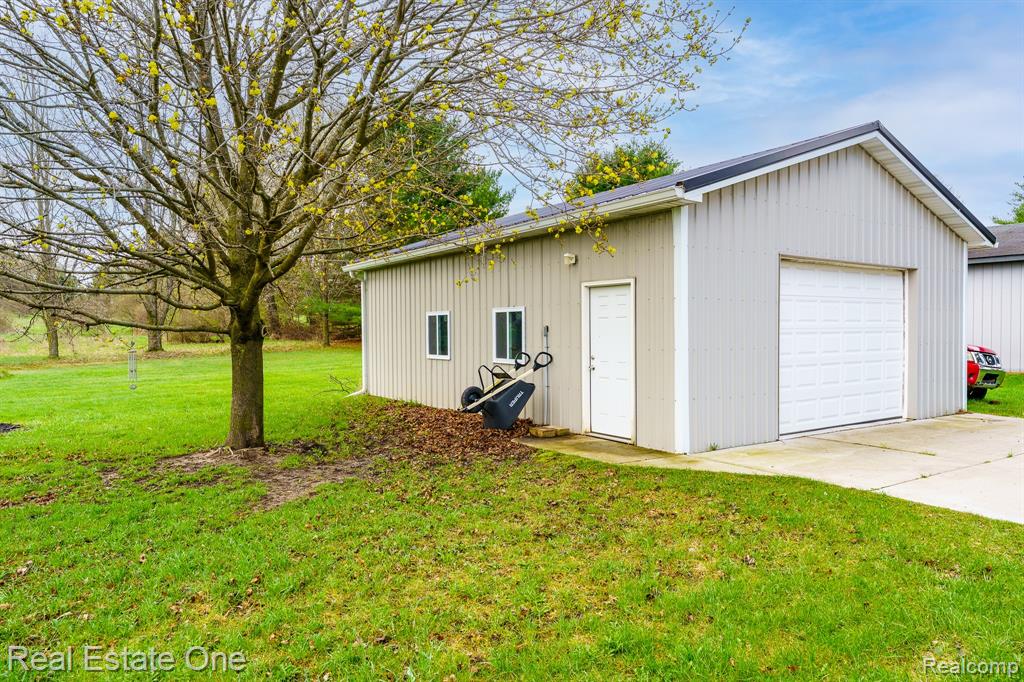 735 Columbiaville Road, Columbiaville, MI 48421 — Photo 36