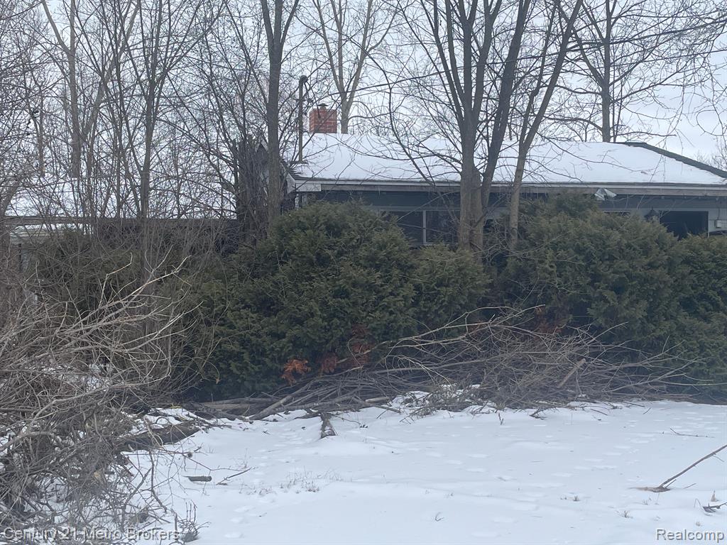 4070 N LINDEN Road, Flint, MI 48504 — Photo 4