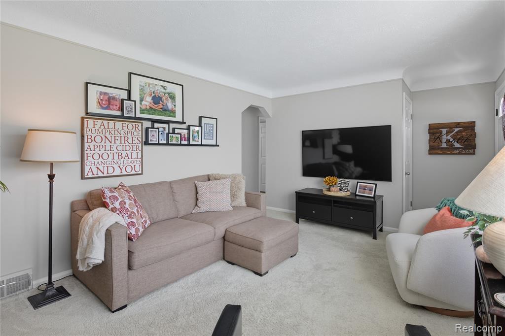 9840 Brookfield Street, Livonia, MI 48150 — Photo 9