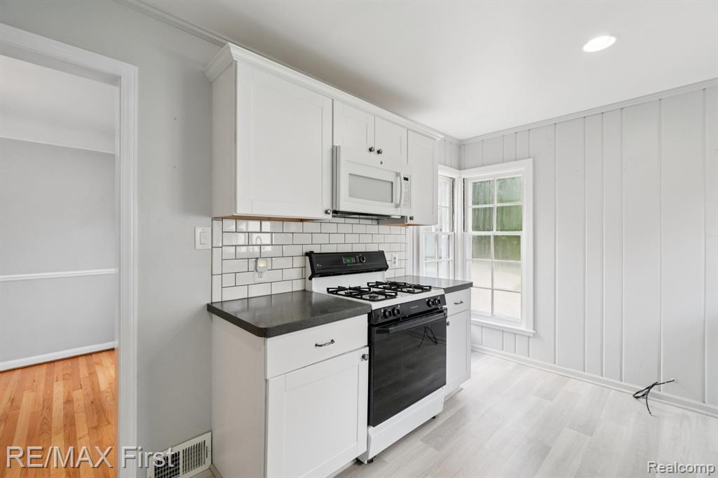 15590 Buckingham Avenue, Beverly Hills, MI 48025 — Photo 7