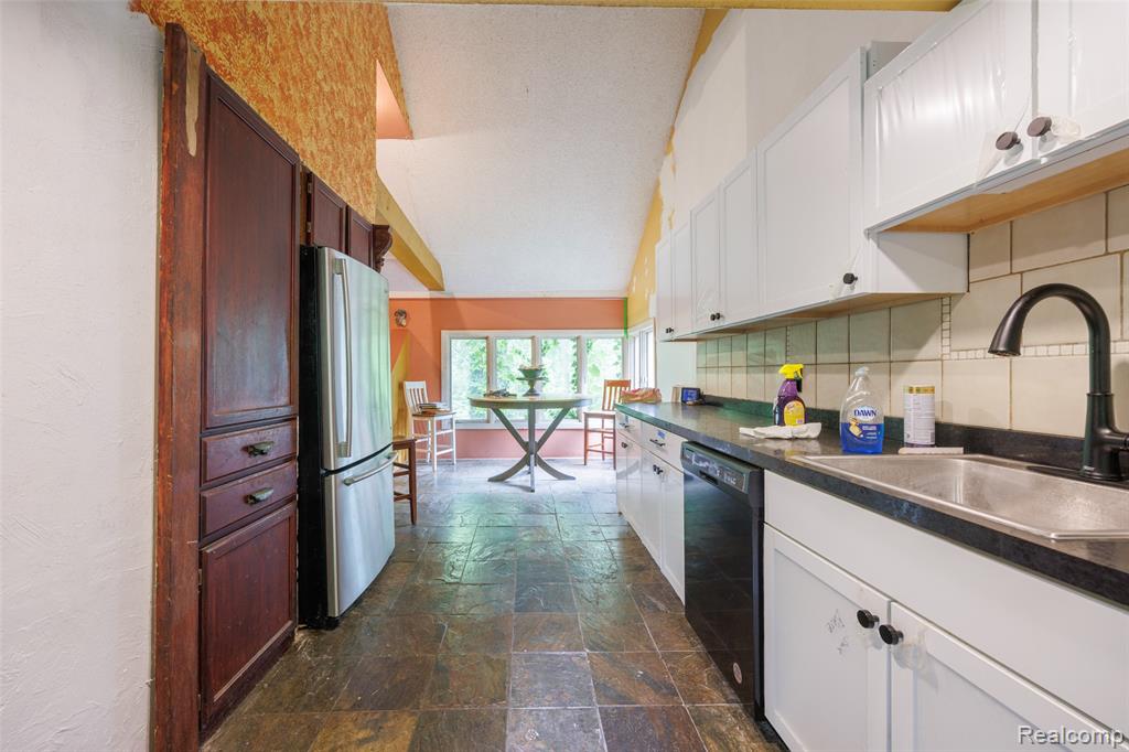 4995 Mohawk Avenue, Clarkston, MI 48348 — Photo 15