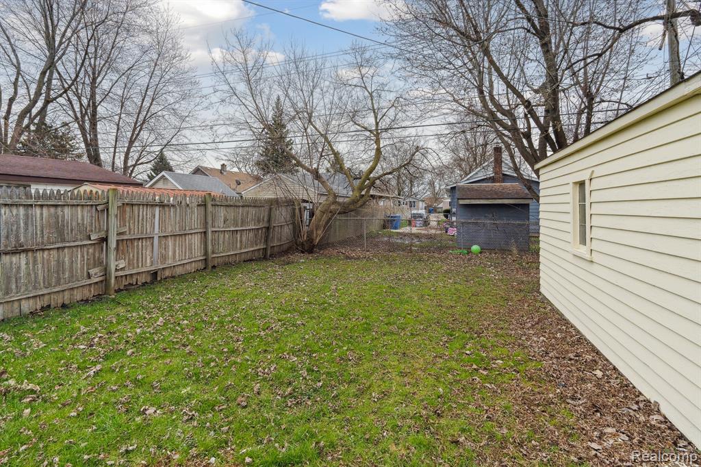 8468 LOZIER Avenue, Warren, MI 48089 — Photo 26